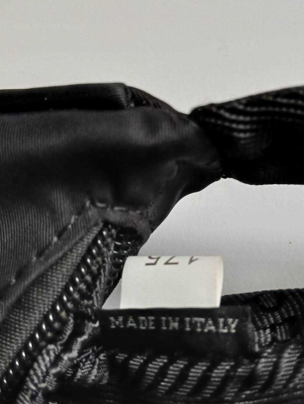 Prada Re-Nylon Re-edition 2000 Mini Bag - Picture 5 of 8